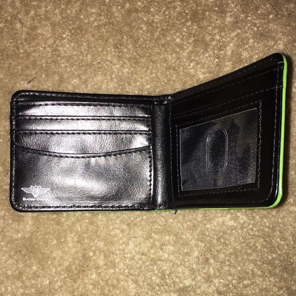 Pickle Rick bifold wallet - Picture 3 of 3
